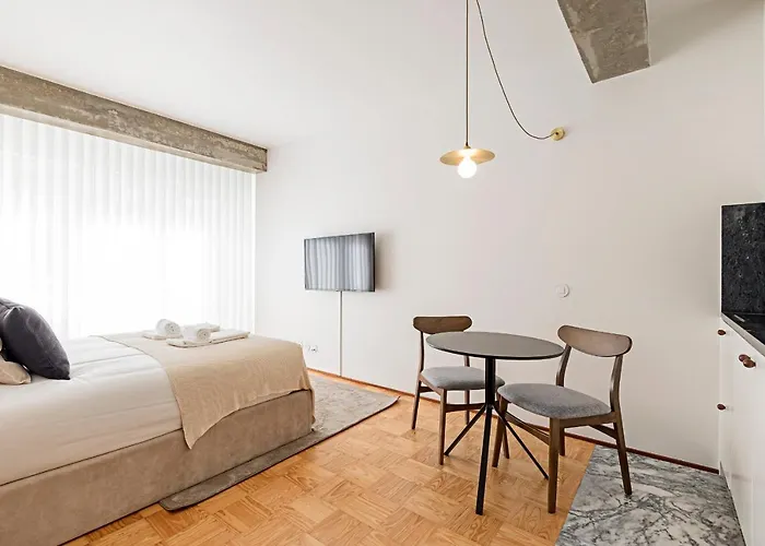 Ceuta Studio Apartments By Lovelystay